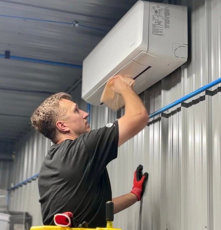 Ductless System Maintenance & Deep Cleaning